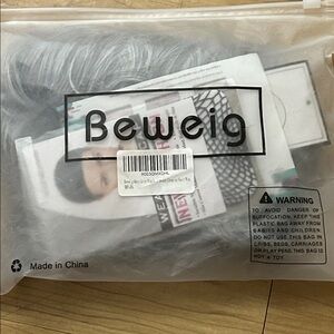 Beweig Grey/Silver Synthetic short Wig nwt